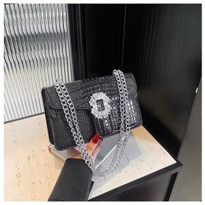 Stylish Black Croc-Embossed Shoulder Bag with Chain